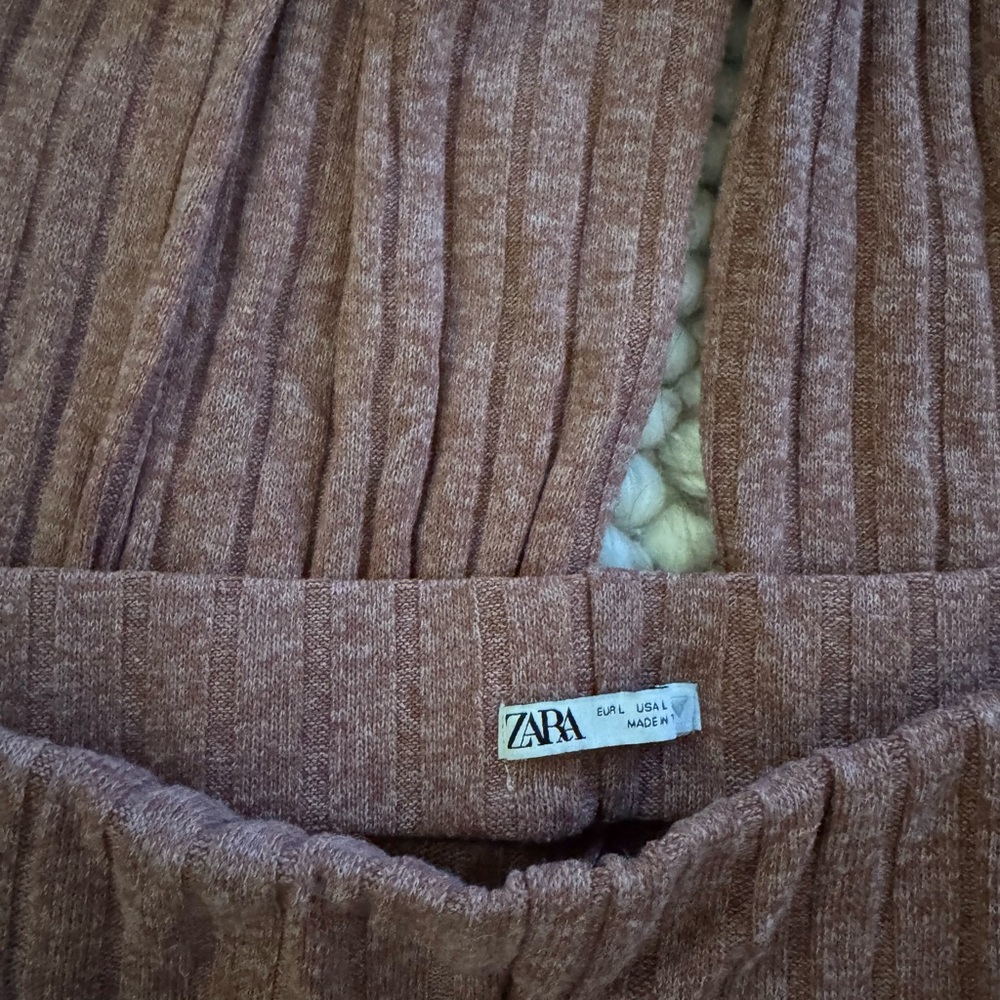 Zara Wide Leg Pants with Ribbed Texture - Picture 2 of 4